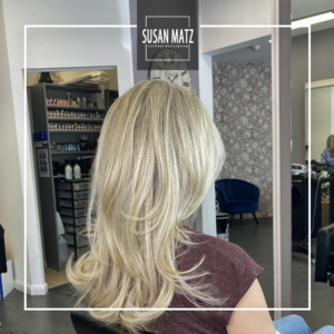 Blond für graue Haare Grey Blending Highlights II Nuernberg warmes Naturblond